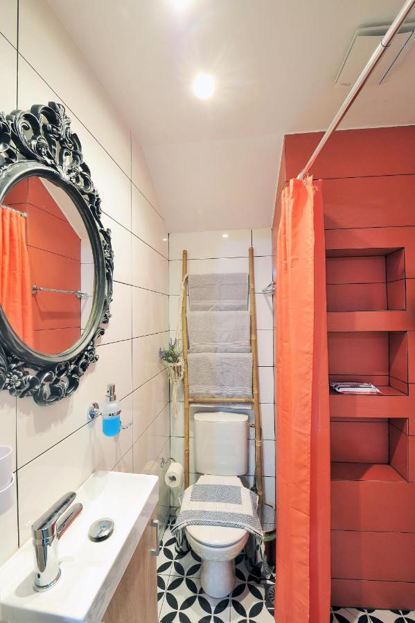 Bella Ciao Guest House Афины Экстерьер фото